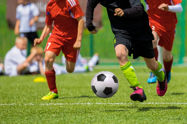 Pertandingan Bola Antara Olahraga dan Budaya