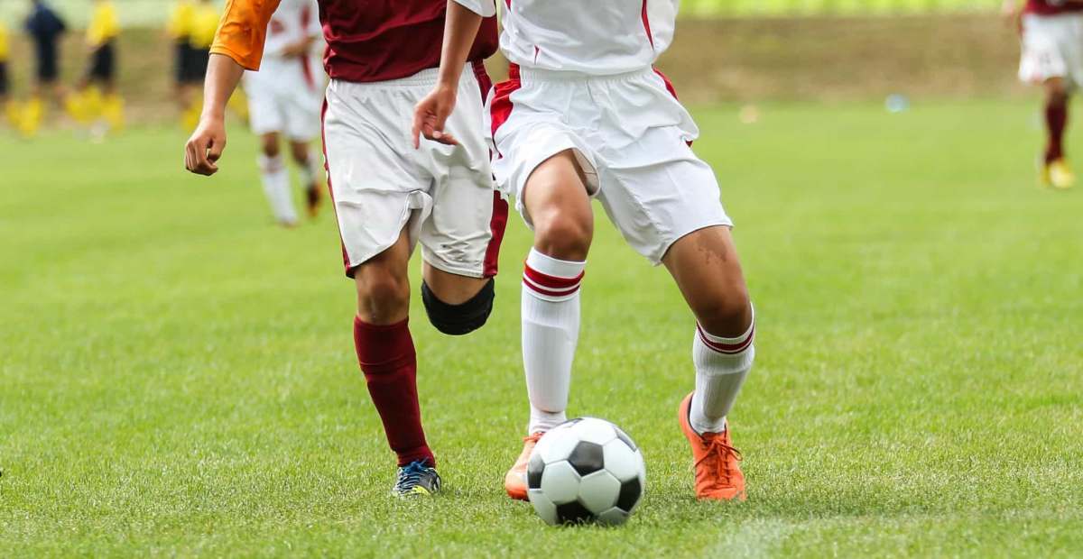 Pertandingan Bola Antara Olahraga dan Budaya